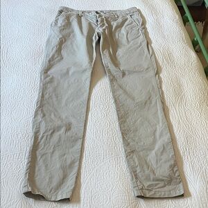 Europann light khaki tan flat front chino pants, French size 42/US Size 34